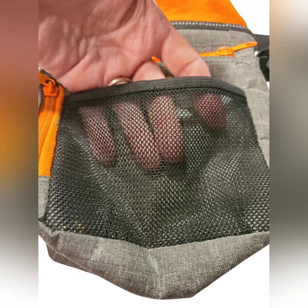 AMZNova Dog‎ Treat Bag Many Pockets Wear 5 Ways